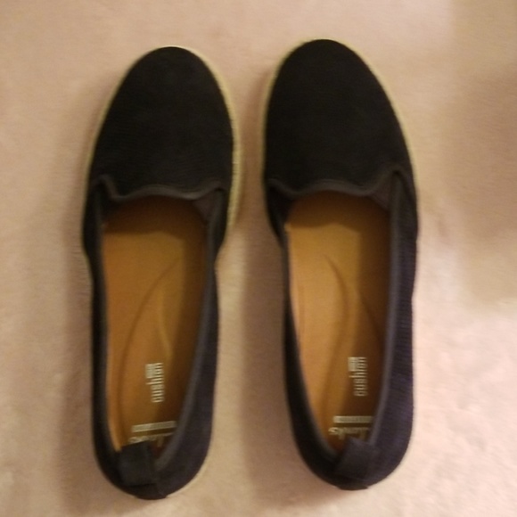 Shoes - Picture 3 of 3